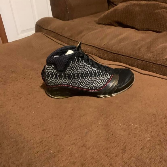 Shoes - Picture 2 of 4